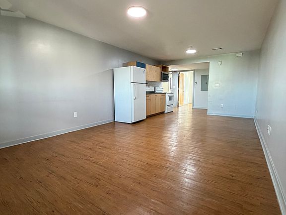4th image of 623 E Coleman St #3E