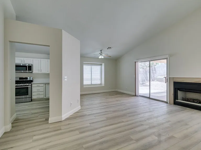 8664 Buttercreek Way — Photo 16