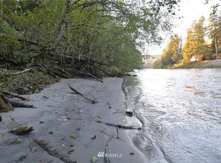 118 Riverview Dr, Castle Rock, WA 98611