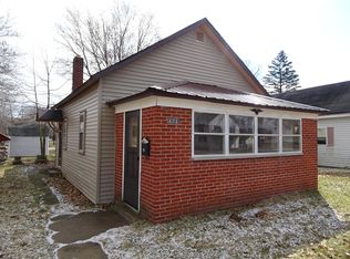 402 S Main St, Knox, IN 46534