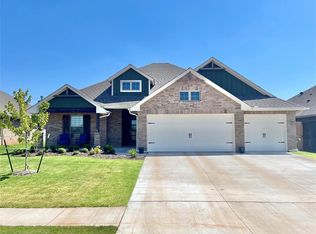 1636 NE 32nd St, Moore, OK 73160