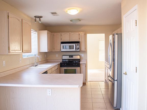 4th image of 8105 Calle Ensueno NW