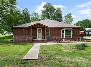 112 Elm St, Van Buren, AR 72956