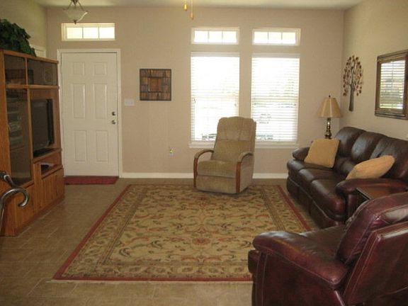 3rd image of 103 Holly Oak Ct