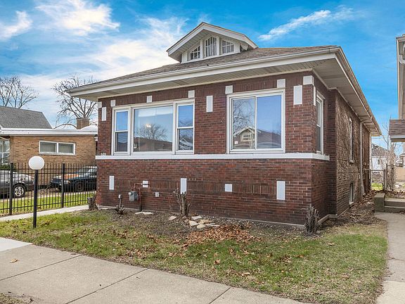 3rd image of 8406 S Oglesby Ave
