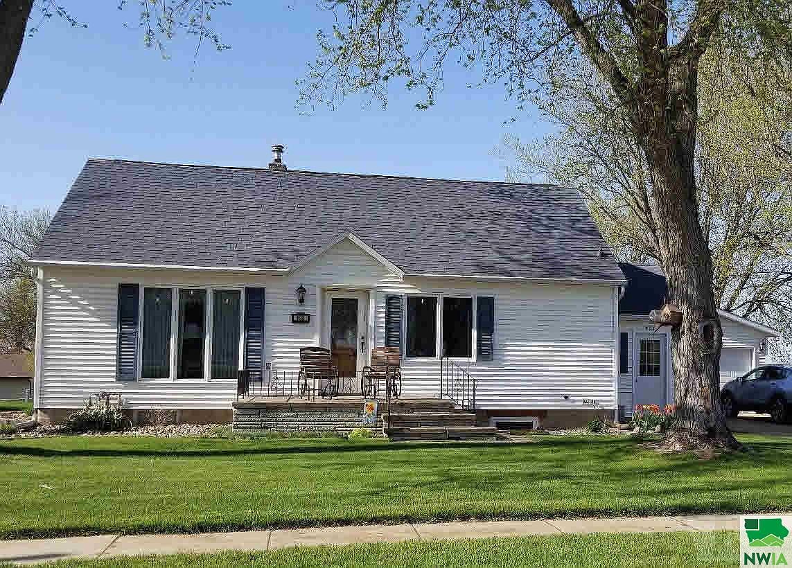 823 5th St, Hull, IA 51239 Zillow