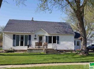 823 5th St #0, Hull, IA 51239