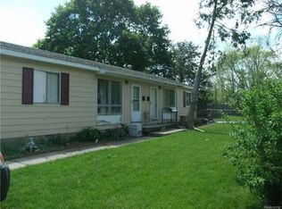 300 E Center St, Holly, MI 48442