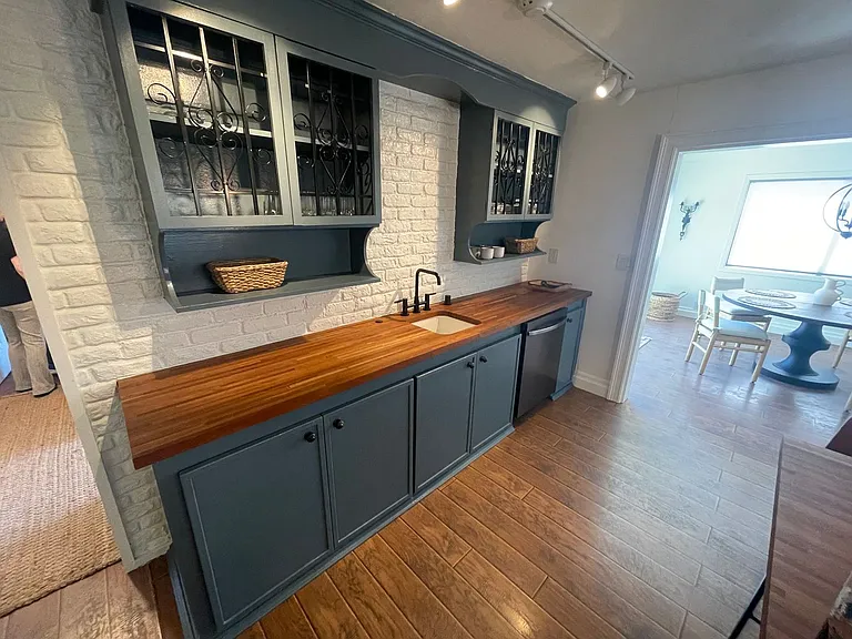 6025 Dewey Dr — Photo 4