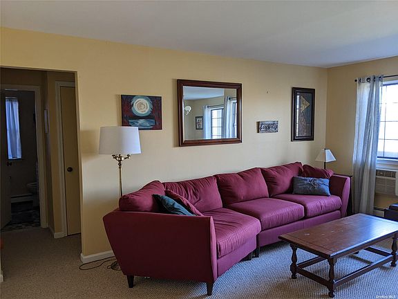 5th image of 33 Foxwood Cir #33