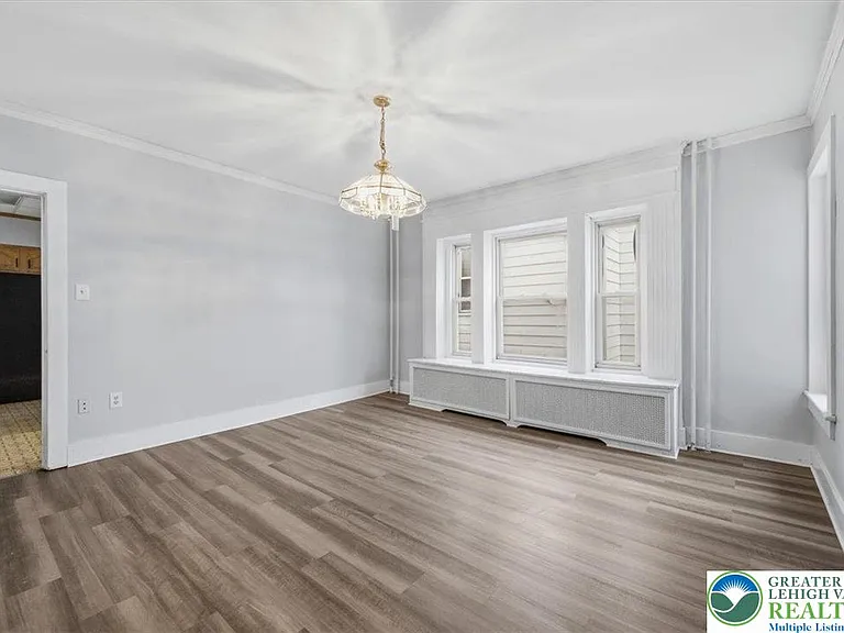 1229 Main St — Photo 11