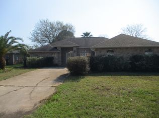 1726 Champagne Ave, Gulf Breeze, FL 32563