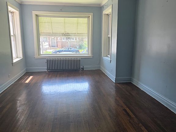 3rd image of 7841 S Loomis Blvd #1