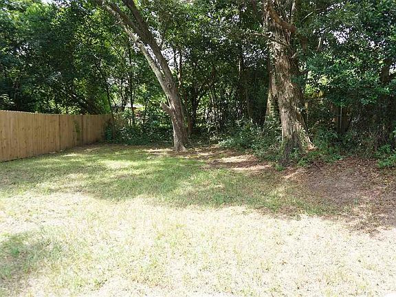 2nd image of 24 Redwood Cir #B