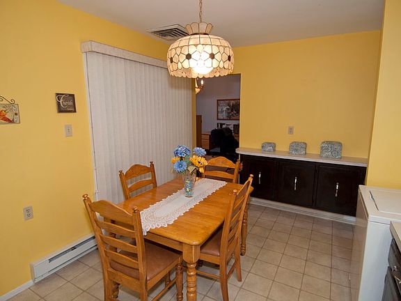5th image of 82 Strathmore Gate Dr #82