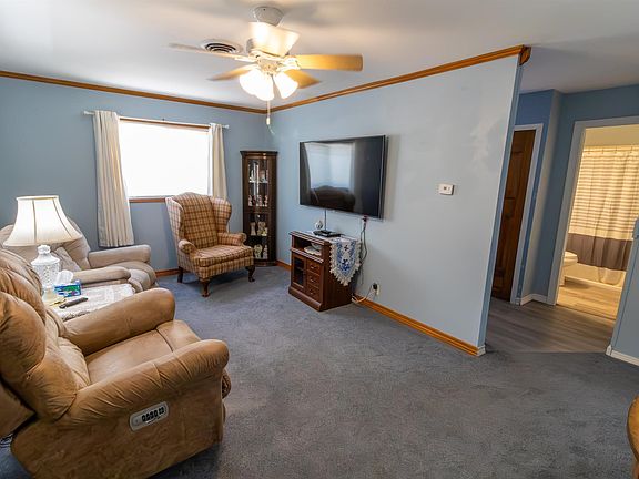 5th image of 12 E Sunnydale Dr