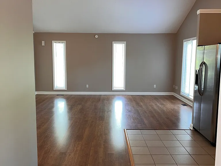 945 Fox Hill Dr #B — Photo 6
