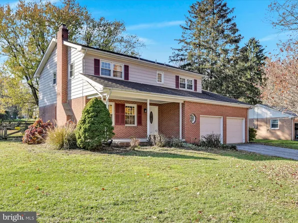 260 Lynbrook Dr N, York, PA 17402