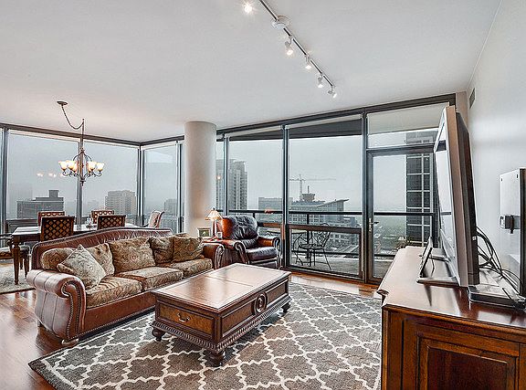 3rd image of 1235 S Prairie Ave APT 2605