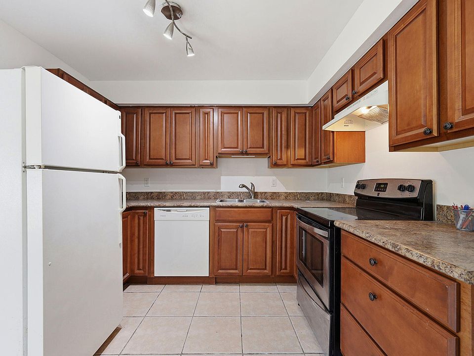 1st image of 115 SE 11th Avenue