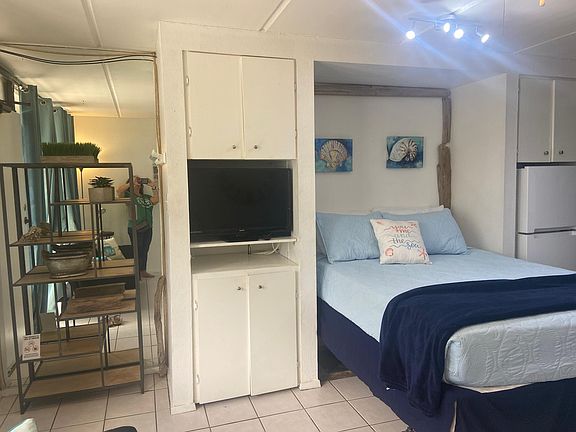 4th image of 110 E Pompano St Unit 307