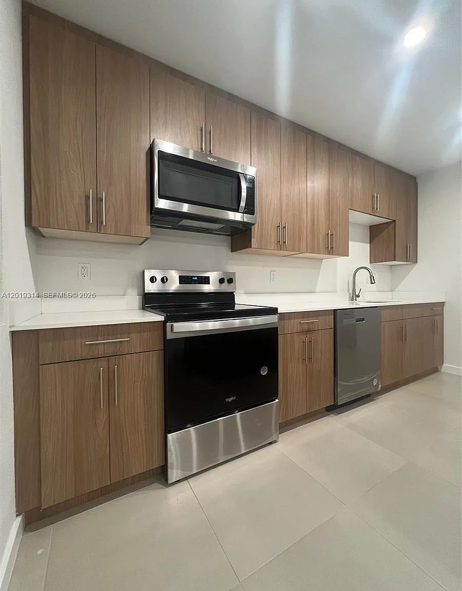 3 bed, 2.5 bath, 1500 sqft, $2,650 — Photo 4