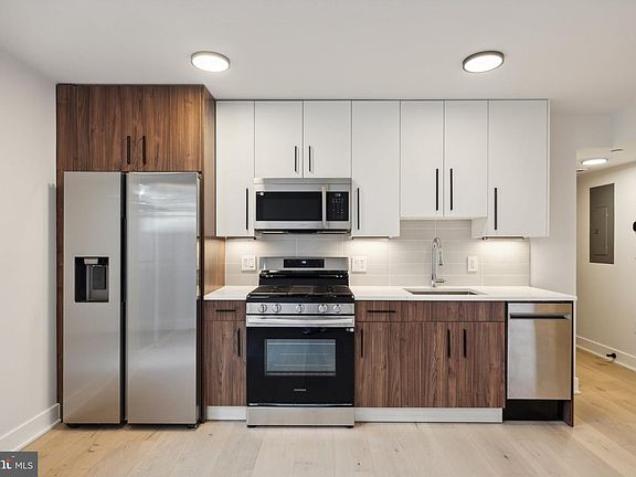 2nd image of 845 19th St NE #3