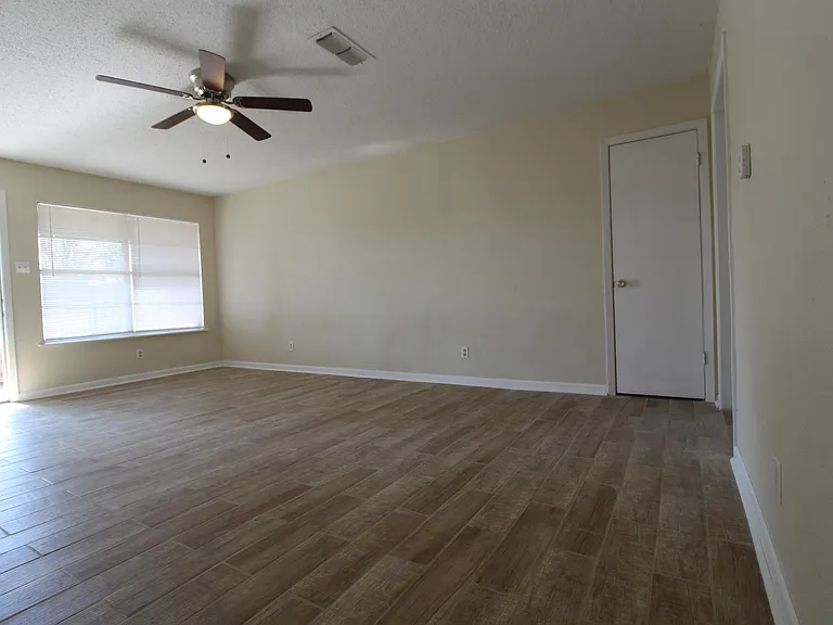 3303 Brookbend Dr — Photo 11