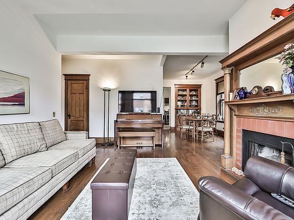 2nd image of 803 W Newport Ave APT 2W
