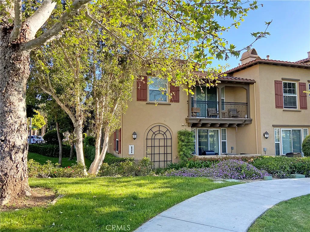 2 bed, 1102 sqft, $3,500 — Photo 2