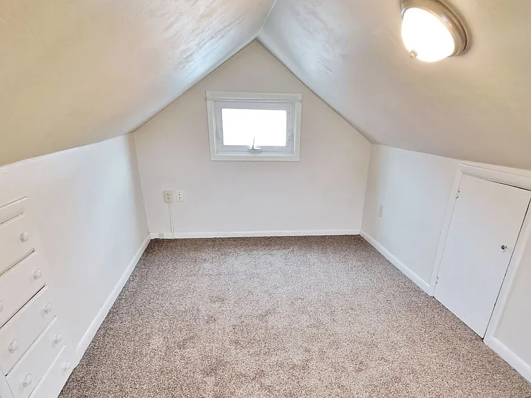 520 Frederick St — Photo 9