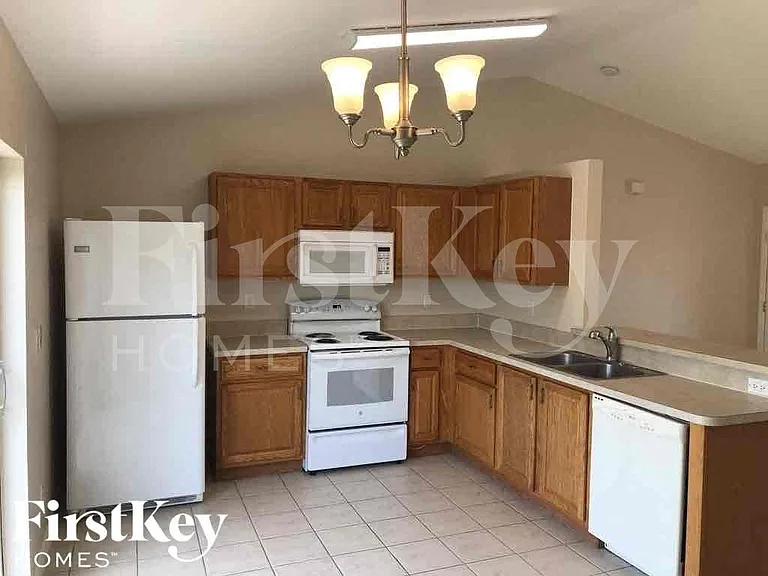 3600 19th St SW — Photo 4