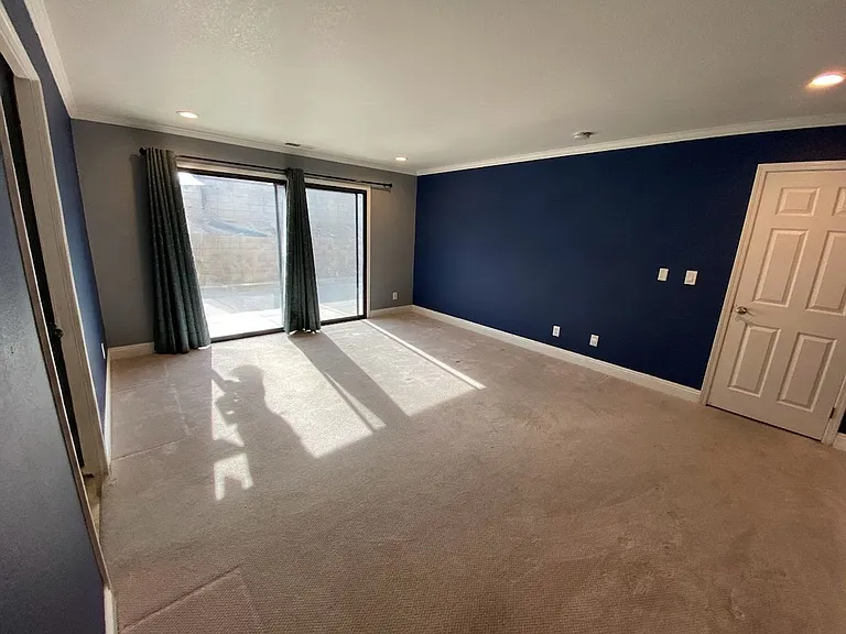2545 Winsford Ln — Photo 15