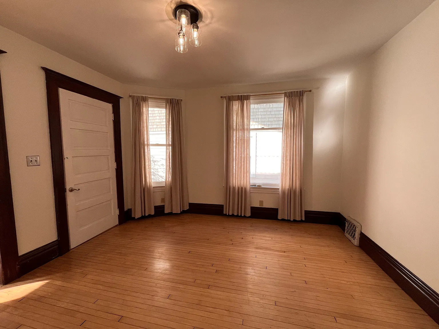 3 bed, 1475 sqft, $2,800 — Photo 4