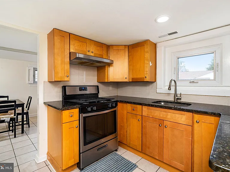 106 Spruce St #3 — Photo 7