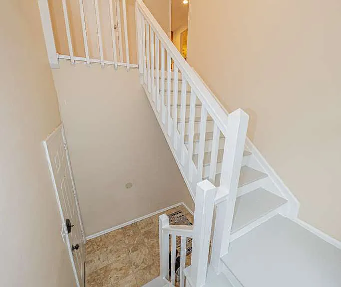 2218 Hunters Run Dr — Photo 3