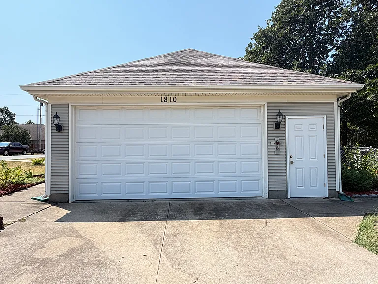 1810 W Marigold Dr — Photo 20