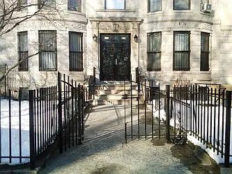 Rented by R New York