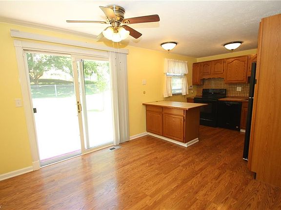 4th image of 4839 Debbie Dr