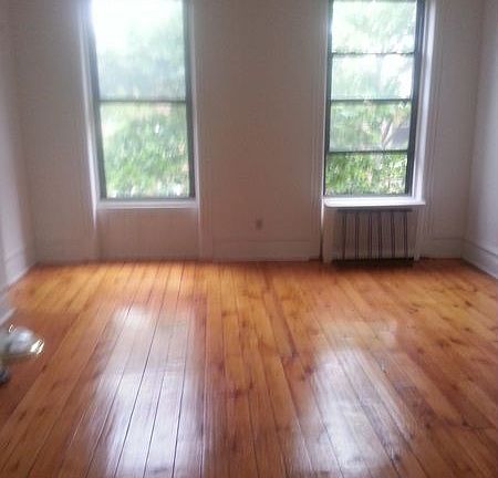 3rd image of 507 Henry St APT 4R