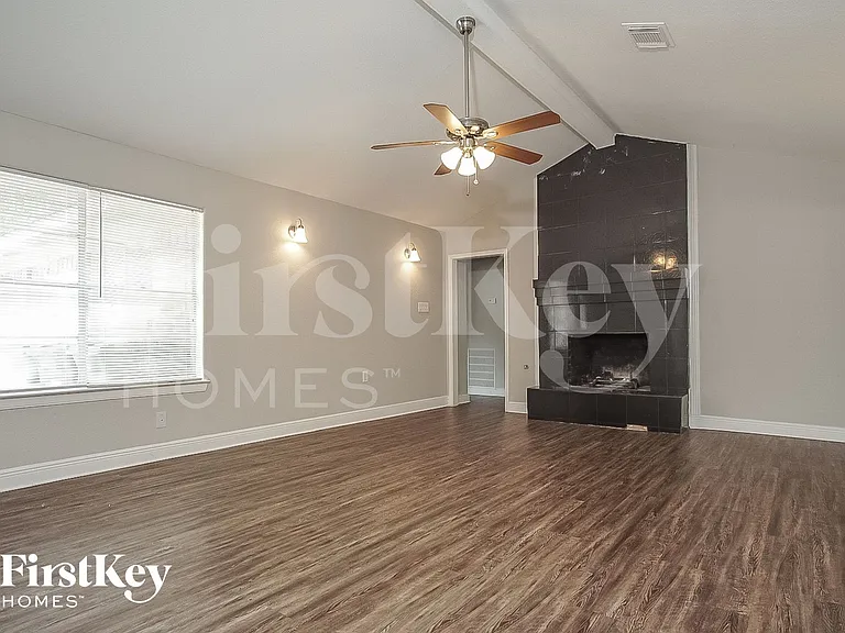 7714 Dawnridge Dr — Photo 3