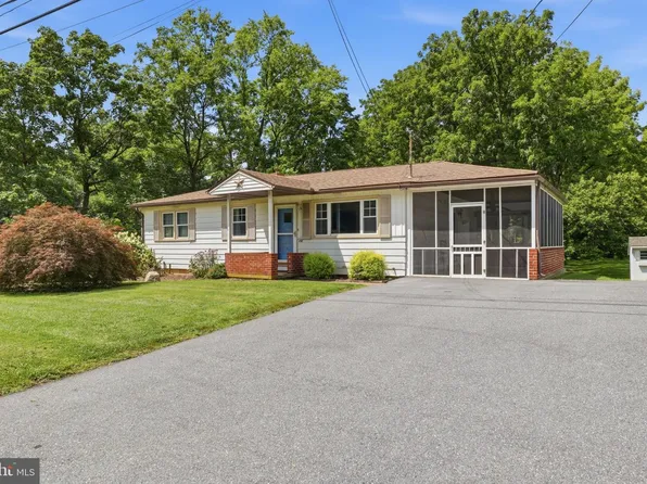 498 Middletown Rd, Hummelstown, PA 17036