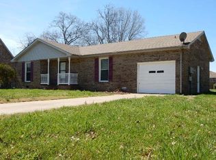 1176 Woodbridge Dr, Clarksville, TN 37042