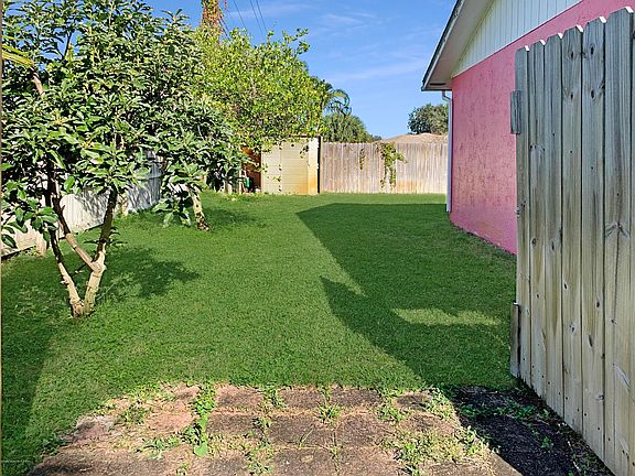 3rd image of 2030 Palmer Dr