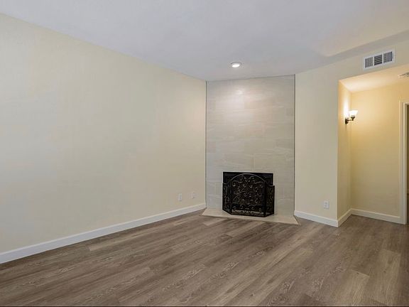 3rd image of 4623 Gaston Ave APT 7