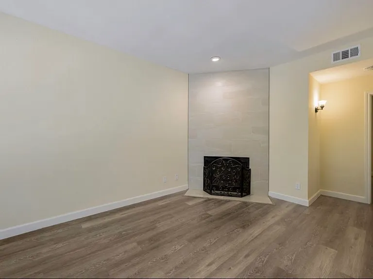 4623 Gaston Ave #7 — Photo 3