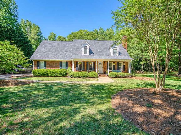 2nd image of 113 Wild Cherry Ln