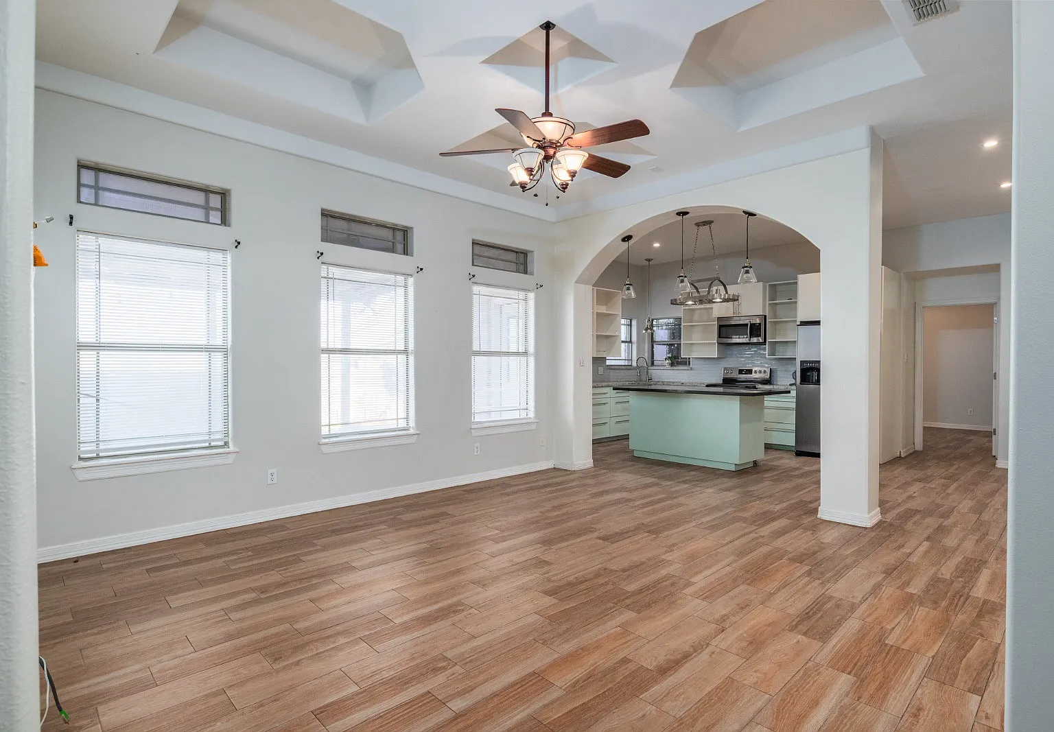 3818 Oregon Dr — Photo 2