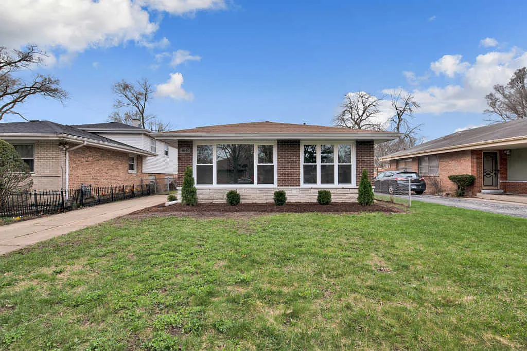14640 Kenwood Ave photo 1