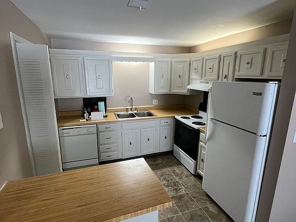 2nd image of 7525 Pierce St #7517-05
